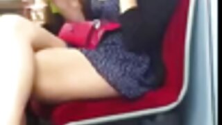 Mađarica sa jarko crvenim usnama proguta kurac sex porno filmovi i zabije anus